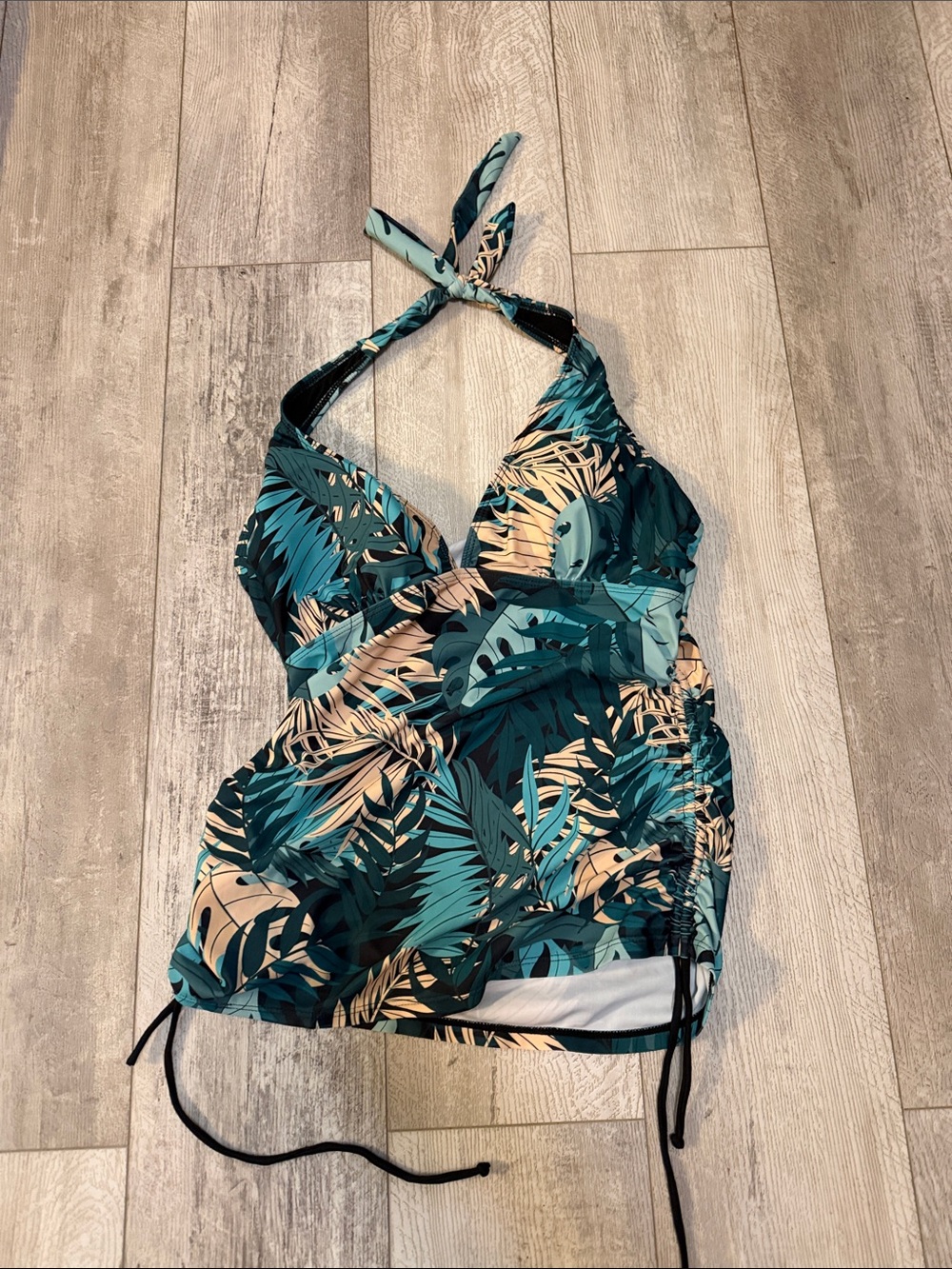 NWOT-Seafoam Tropical Print Halter Tankini Top size L